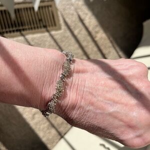 6 carat diamond bracelet appraised at 10,000